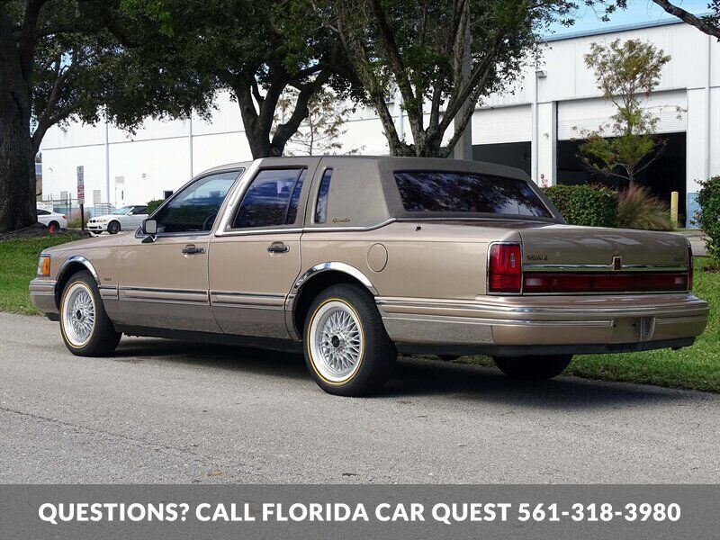 1992 Lincoln Town Car Signature - photo 8