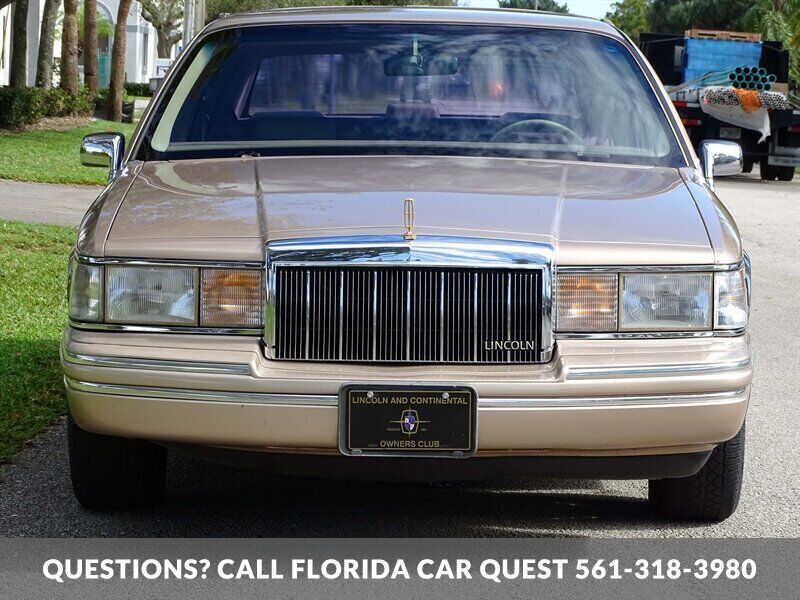 1992 Lincoln Town Car Signature - photo 2