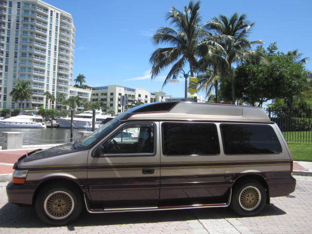 1994 Dodge Caravan Luxury High Top Conversion Van - photo 5