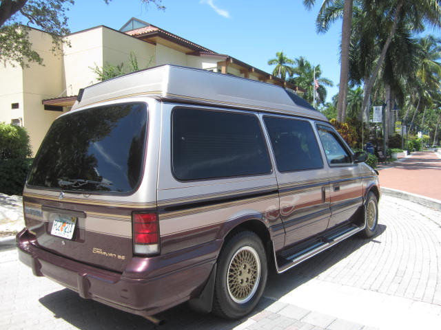 1994 Dodge Caravan Luxury High Top Conversion Van - photo 6