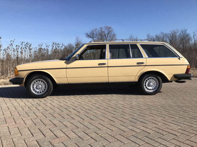 1983 Mercedes-Benz 300-Series 300TD - photo 2