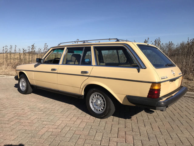 1983 Mercedes-Benz 300-Series 300TD - photo 4