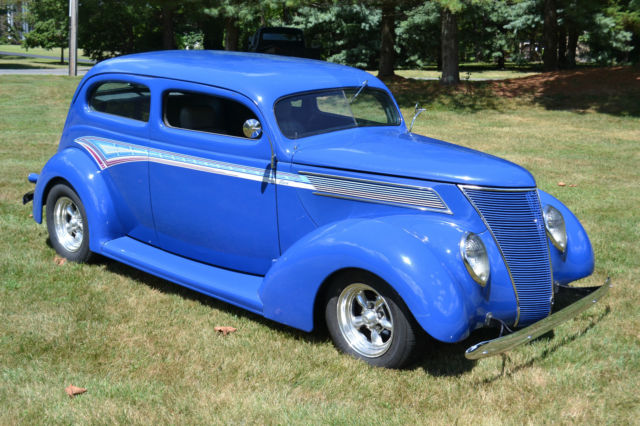 For sale 1937 ford 2 Door Slant back Street Rod. Steel body chopped top Rod. 1937 Ford 2 Door Slant back