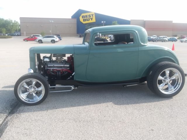 1932 Ford Model 18