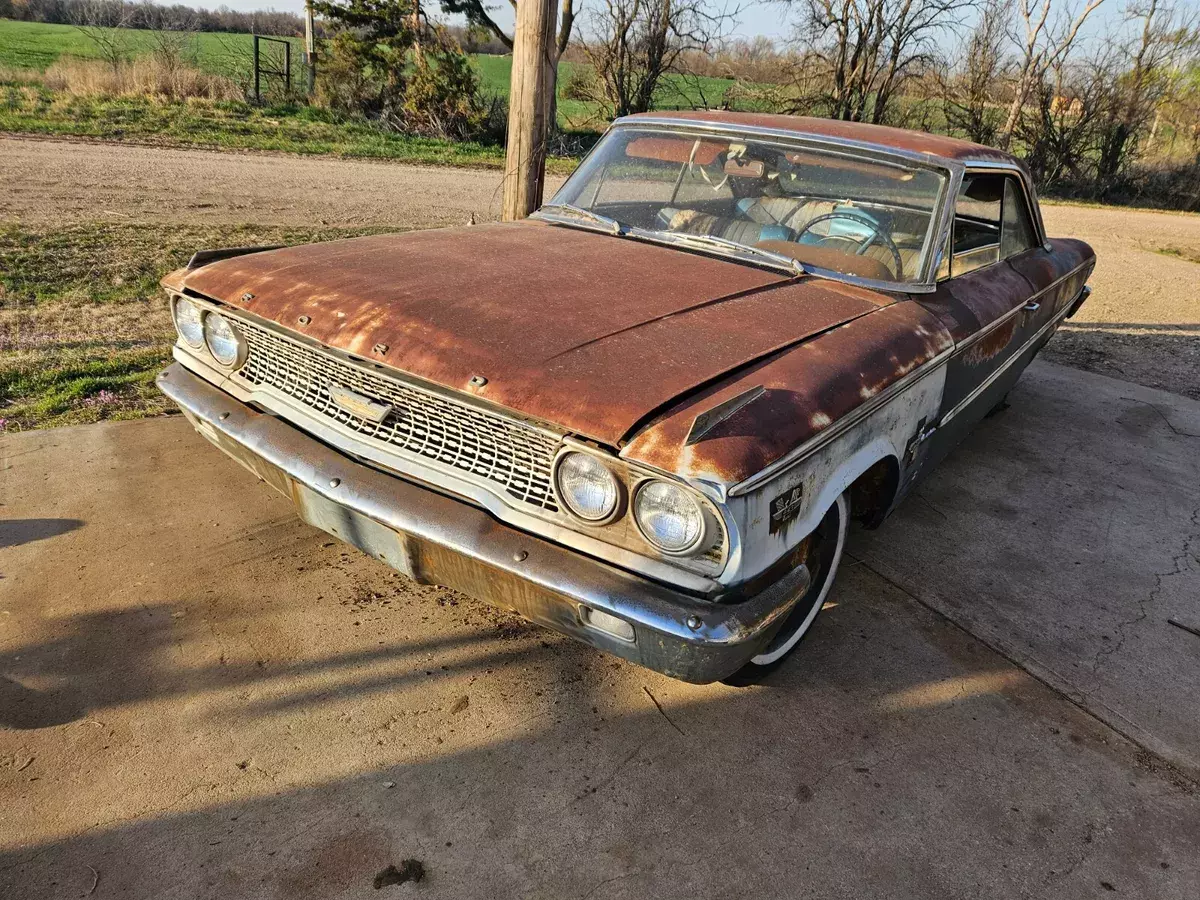 Ford 1963 1/2 Galaxie 427 Barn-Find Q-Code 4 barrel 4-speed correct power train 1963 Ford Galaxie