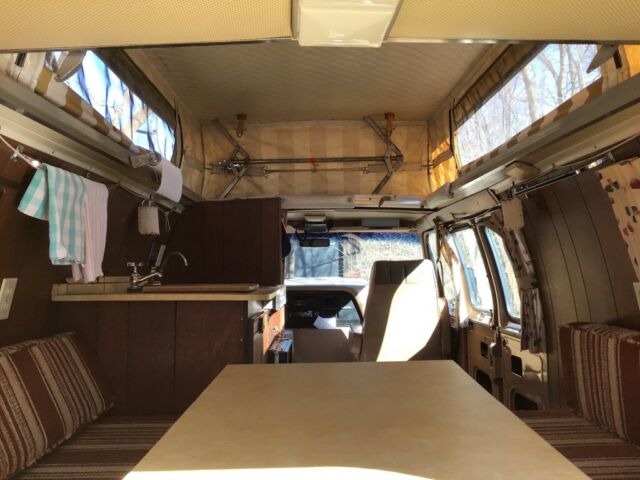 1984 Ford E-Series Van - photo 11