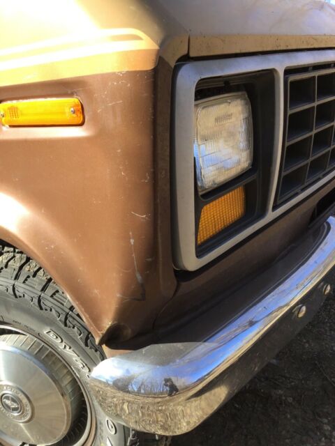 1984 Ford E-Series Van - photo 9