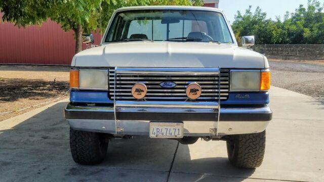 1990 Ford F-250 Lariat XLT - photo 2