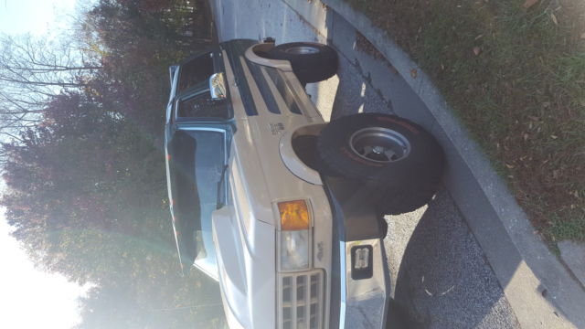 1990 Ford Bronco green and tan - photo 2