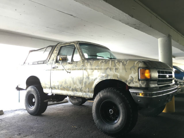 Ford Bronco XLT 4x4 1990 1990 Ford Bronco XLT