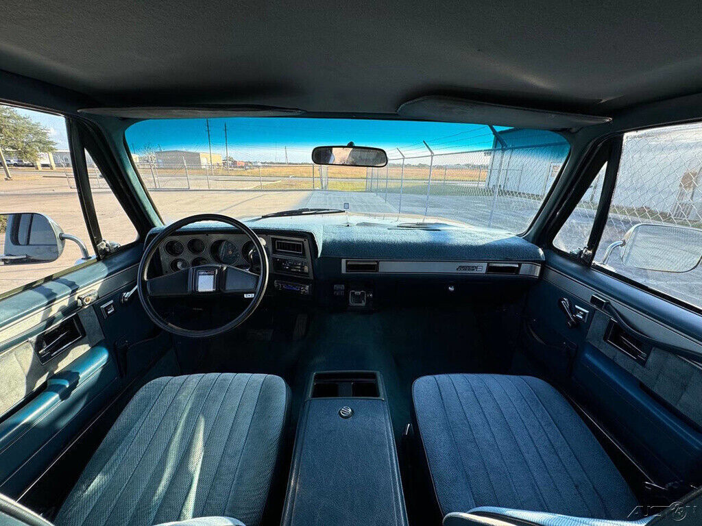 1987 GMC Suburban R 2500 - 77k ORIGINAL MILES - CLEAN CAR FAX - SOUTHERN OWNED! - photo 8
