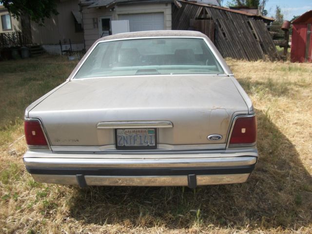 1989 Ford Crown Victoria 4Dr. Family Car - photo 4