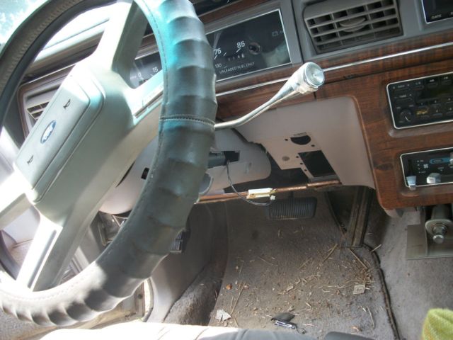 1989 Ford Crown Victoria 4Dr. Family Car - photo 5