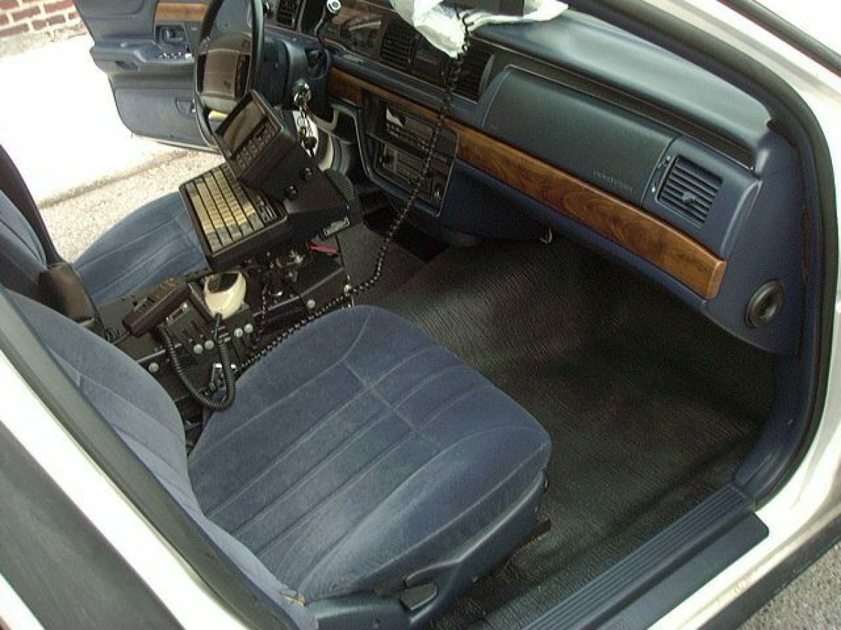 1994 Ford Crown Victoria - photo 13