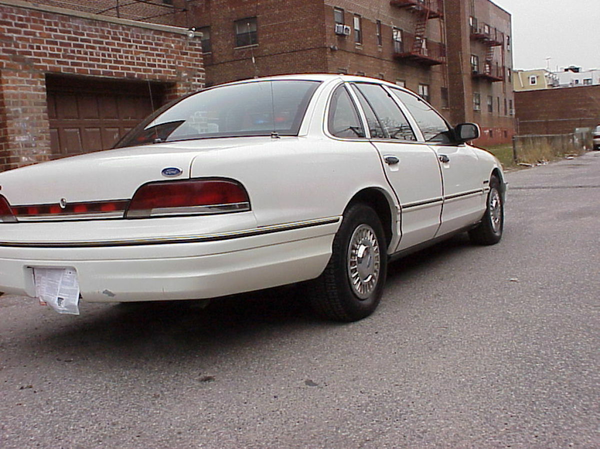 1994 Ford Crown Victoria - photo 3