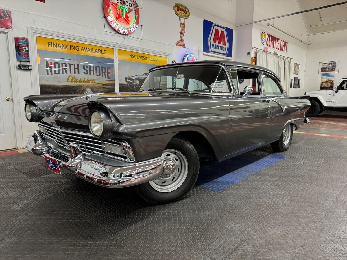 1957 Ford Custon - 4.6L V8 - Fuel Injected Resto-Mod- SEE VIDEO - photo 2