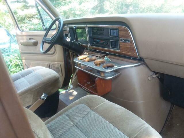 1989 Ford E-Series Van - photo 4