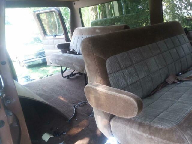 1989 Ford E-Series Van - photo 6