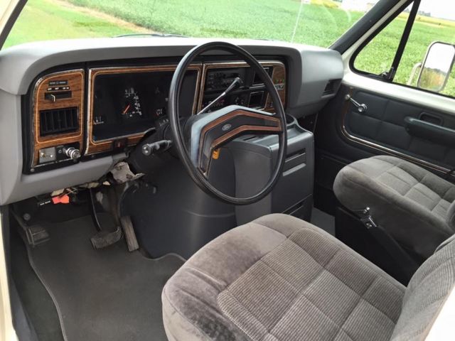 1984 Ford E 350 Custom Car Hauler - photo 10