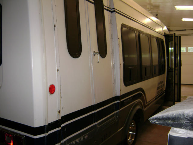 1992 Ford E-Series Van - photo 2