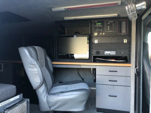 1993 Ford E-Series Van XLT - photo 9