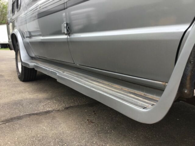 1989 Ford E-Series Van - photo 9