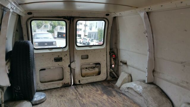 1990 Ford E-Series Van - photo 10