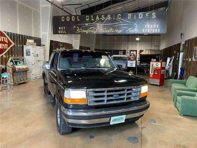 1994 Ford F-150 XLT 2dr 4WD Extended Cab LB - photo 2