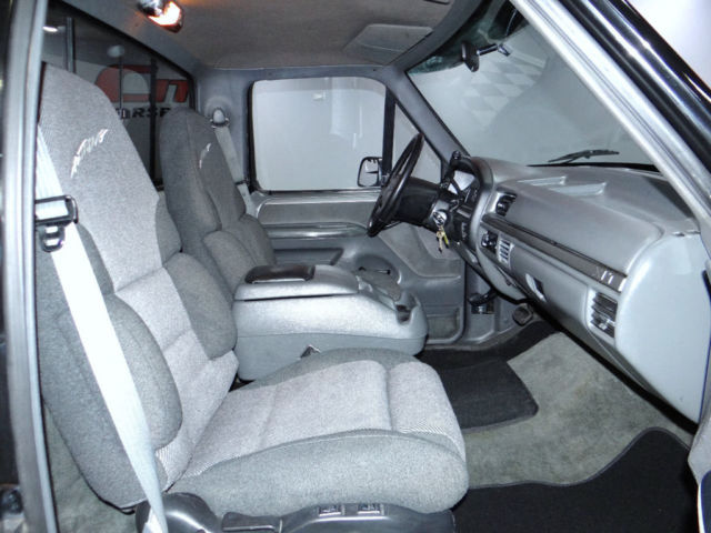 1993 Ford F-150 Styleside Lightning 117" WB - photo 6