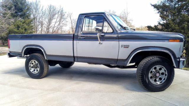 1985 Ford F-250 XL - photo 2