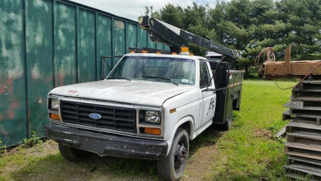 Ford F-250 - 36 FT Boom + Generator/Runs/Drives/Broken Frame - "NO TITLE" 1982 Ford F-250
