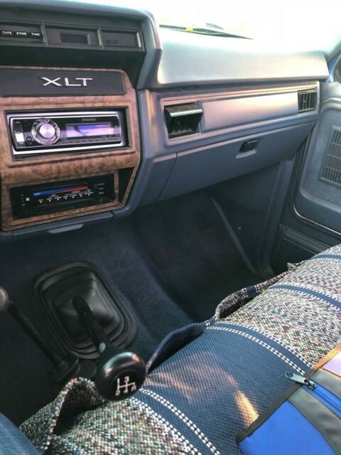 1985 Ford F-250 XLT - photo 8