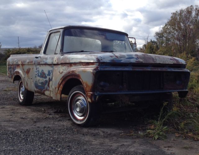 FORD F SERIES " SHORT BOX" PICK UP. 3 SPEED TRANS, SIX CYL. NO RESERVE AUCTION 1961 Ford F-100