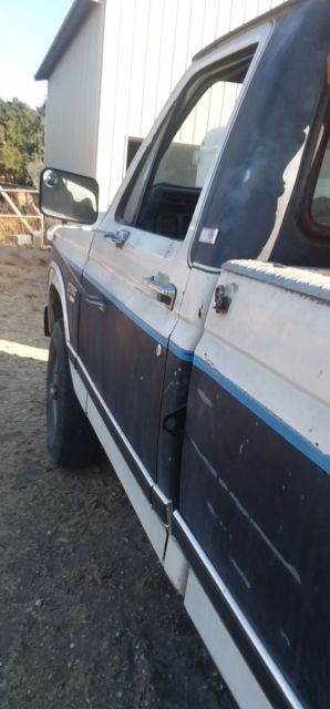 1986 Ford F-250 Lariat - photo 2