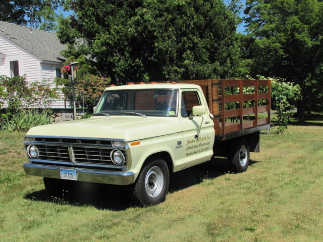 Ford F350 1974 Flatbed with mahogany head board & removable rails 1974 Ford F-350