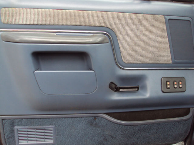 1989 Ford F-350 XLT Lariat Standard Cab Pickup 2-Door - photo 10