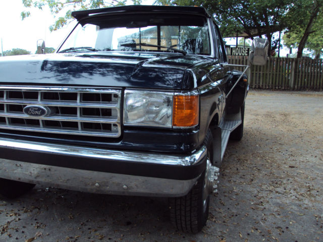 1989 Ford F-350 XLT Lariat Standard Cab Pickup 2-Door - photo 3