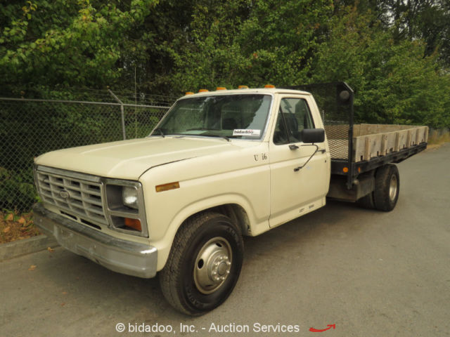 Ford F350 Regular Cab Flatbed Utility Pickup Truck 11' Wood Bed 4-Spd Manual 1985 Ford F-350