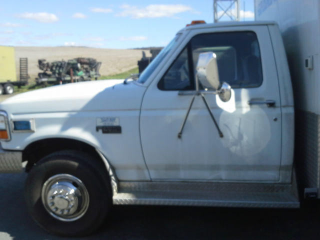 1993 Ford F-450 - photo 2