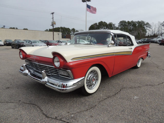 1957 Ford Fairlane - photo 2