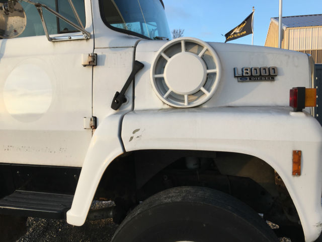 Ford L8000 Diesel 6 Speed 1993 BOX TRUCK WITH LIFTGATE 1993 Ford Other Pickups
