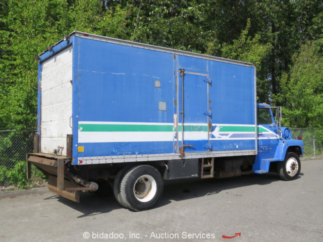 1990 Ford L8000 - photo 3