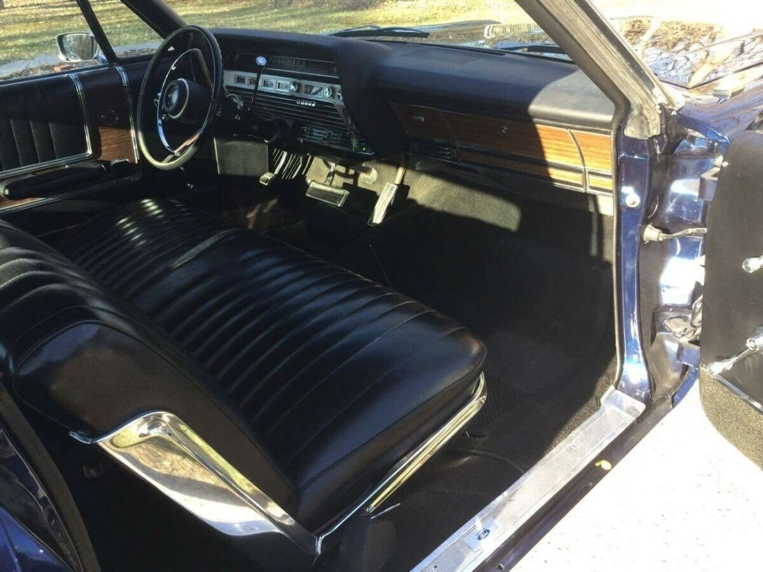 1967 Ford LTD - 289 V8 - AUTO TRANS - NICE PAINT - photo 5