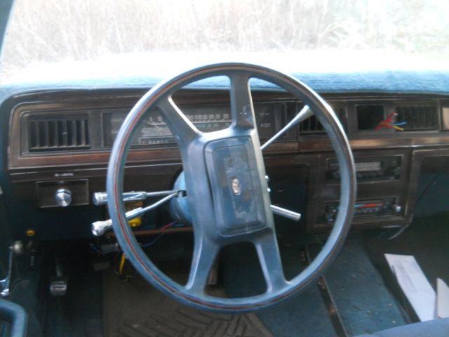 1985 Ford Crown Victoria 5.8 L 351 W Police Sedan - photo 2