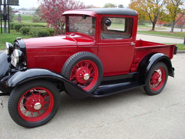 1931 Ford Model A Body - Rubellite Red, Fenders - Black - photo 4