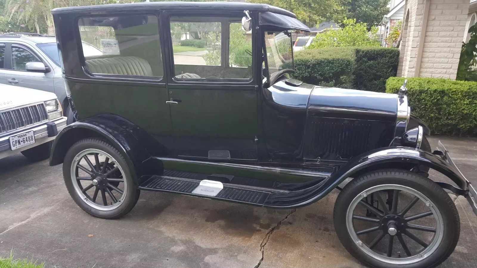 1926 Ford Model T fabric with vinyl front seats - photo 3