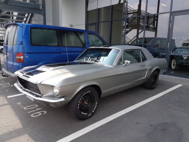 1967 Ford Mustang hardtop coupe - photo 2