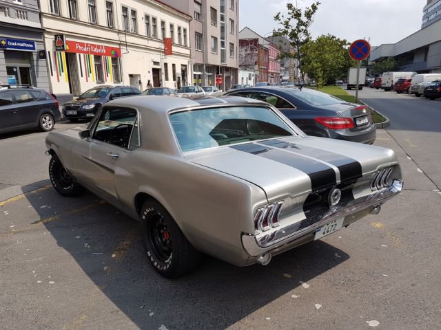 1967 Ford Mustang hardtop coupe - photo 3