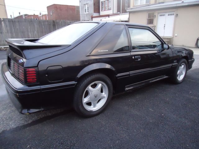 1991 Ford Mustang GT - photo 3