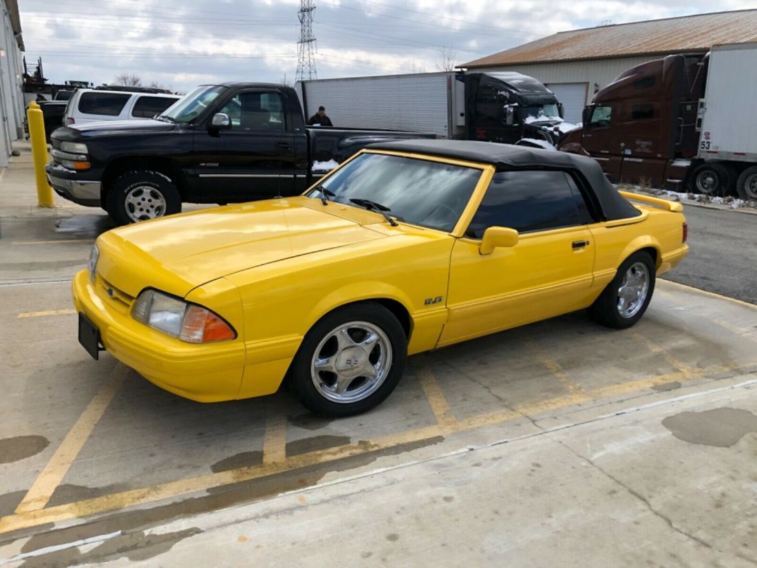 1993 Ford Mustang Convertible LX 5.0 - photo 2